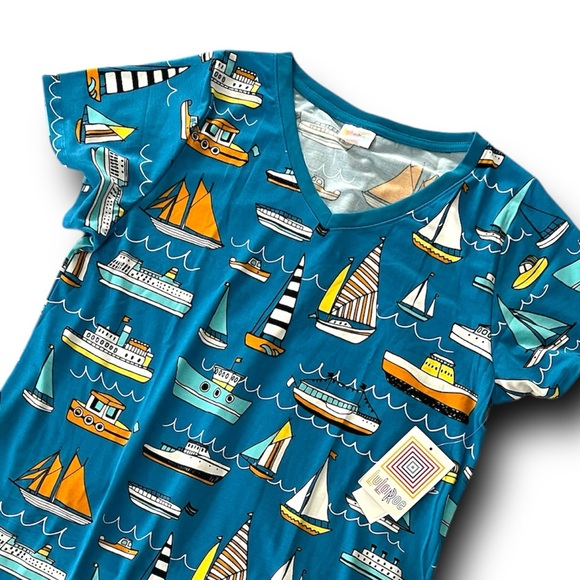 NWT - LuLaRoe Christy V-Neck Tee - Picture 2 of 4